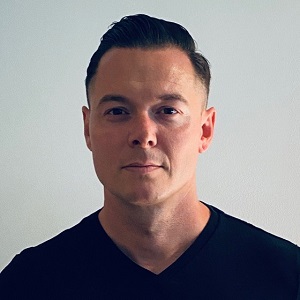 celebrity Dan Horton